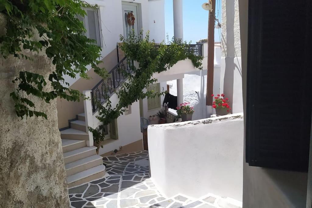 Naxion Esti - Διαμονή Στην Παλιά Χώρα Της Νάξου Villa Naxos City Luaran gambar